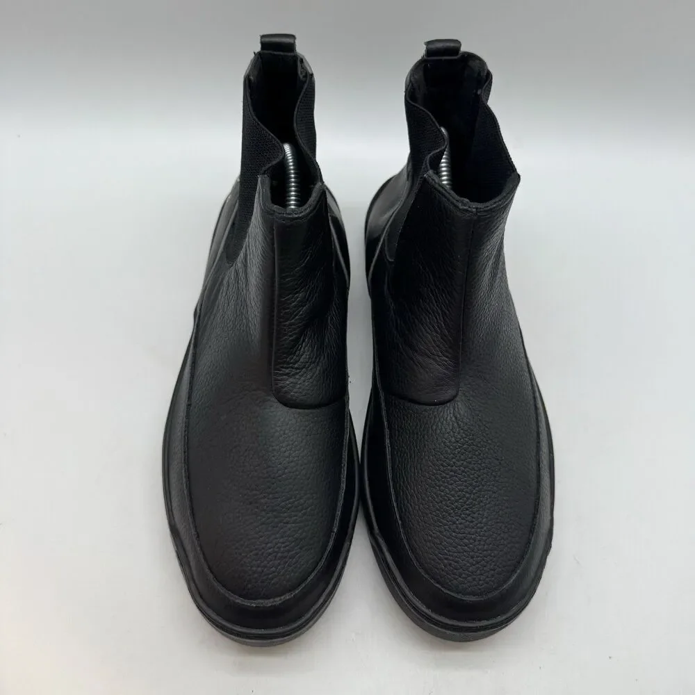 Lacoste  Explorateur Chelsea Ankle Boots Youth 4.5 or Women 6-6.5 Black Pull On